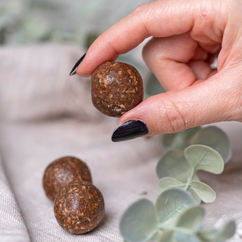 Choco Almond Energy Bites (9 Pcs | Vegan) - Eat Clean